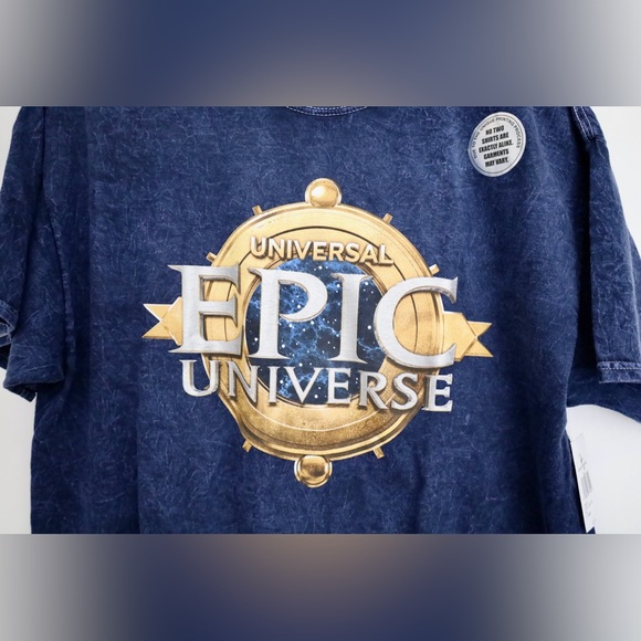 Epic Universe Emblem Adult T-Shirt Brand New XL Universal Studios - Picture 8 of 8